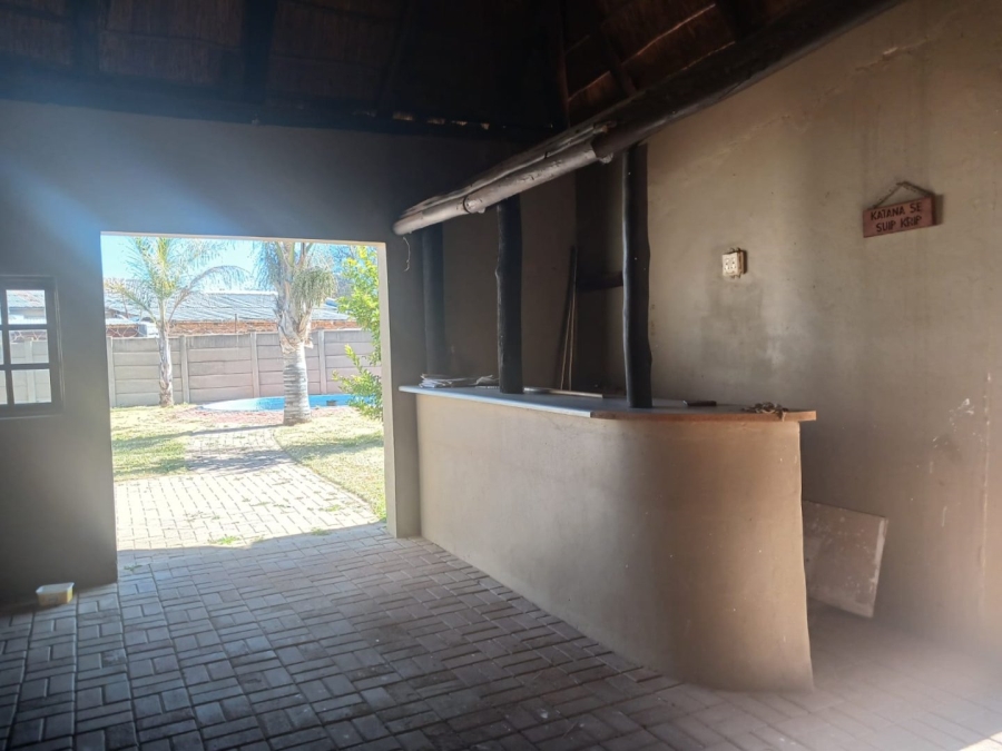 3 Bedroom Property for Sale in Roosheuwel Ext 2 North West